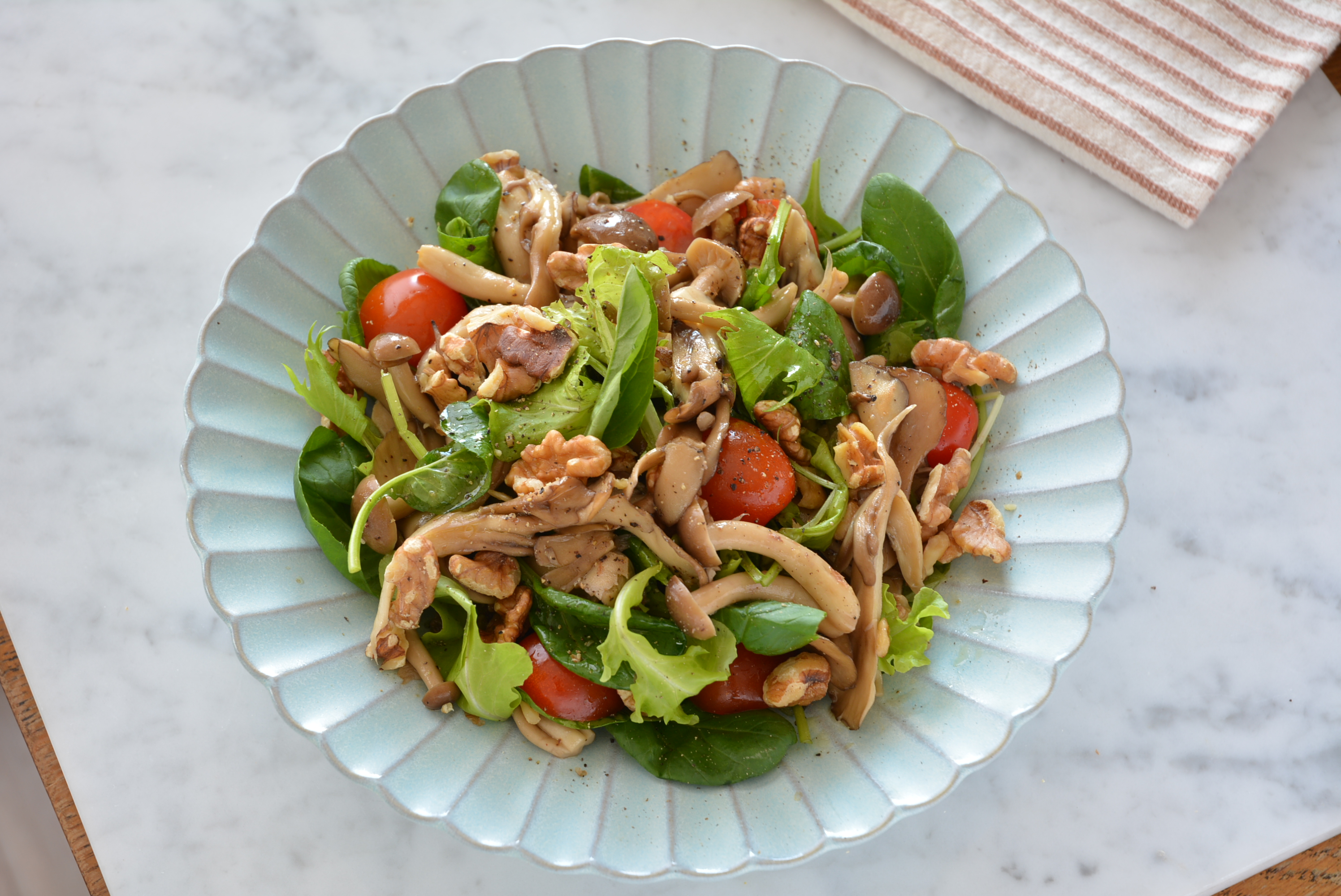 初夏に食べたい「きのこサラダ」食物繊維たっぷりでダイエットにもおすすめ